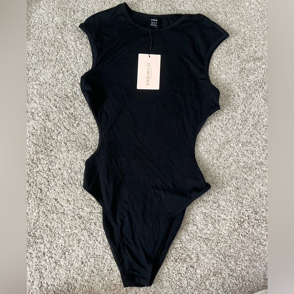 NEVER WORN-Black Cutout Bodysuit